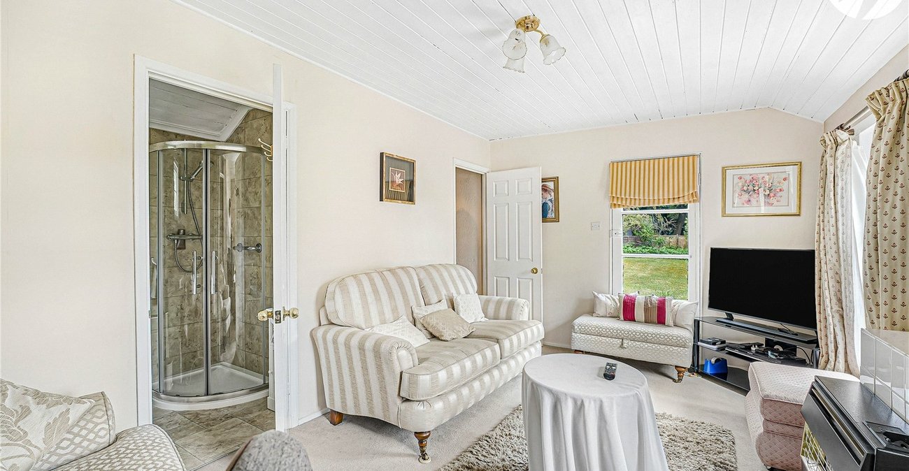 4 bedroom house for sale in Dartford | Robinson Jackson