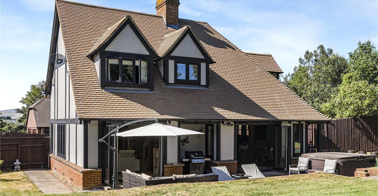 4 bedroom house for sale in Dartford | Robinson Jackson