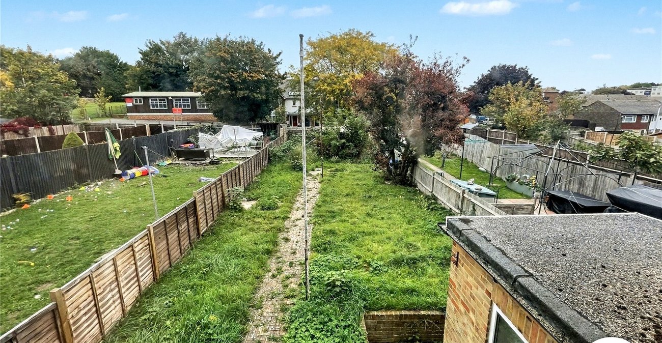 3 bedroom house to rent in Rochester | Robinson Michael & Jackson