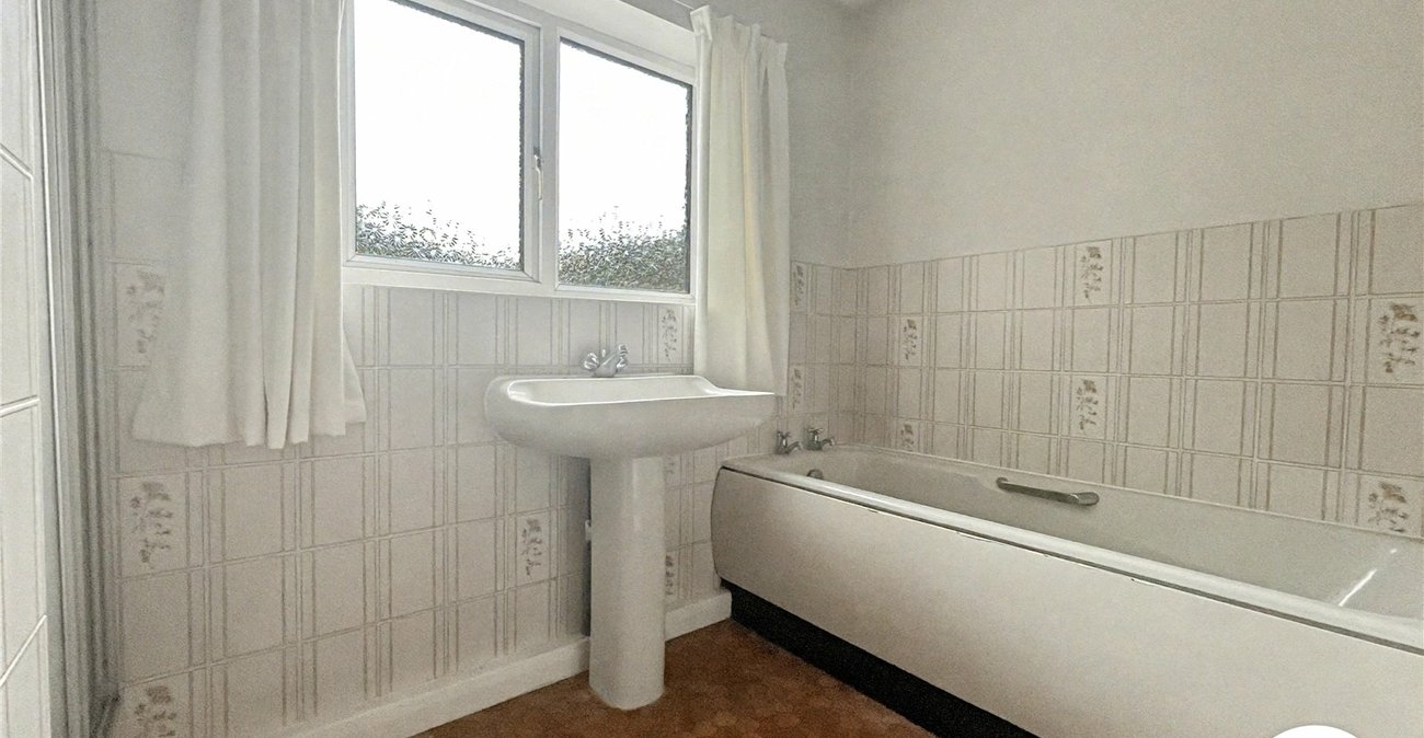 3 bedroom house to rent in Rochester | Robinson Michael & Jackson