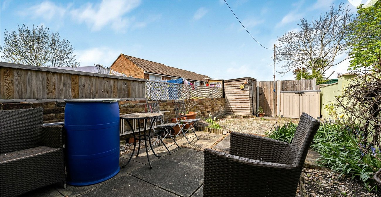 2 bedroom house for sale in West Dartford | Robinson Jackson