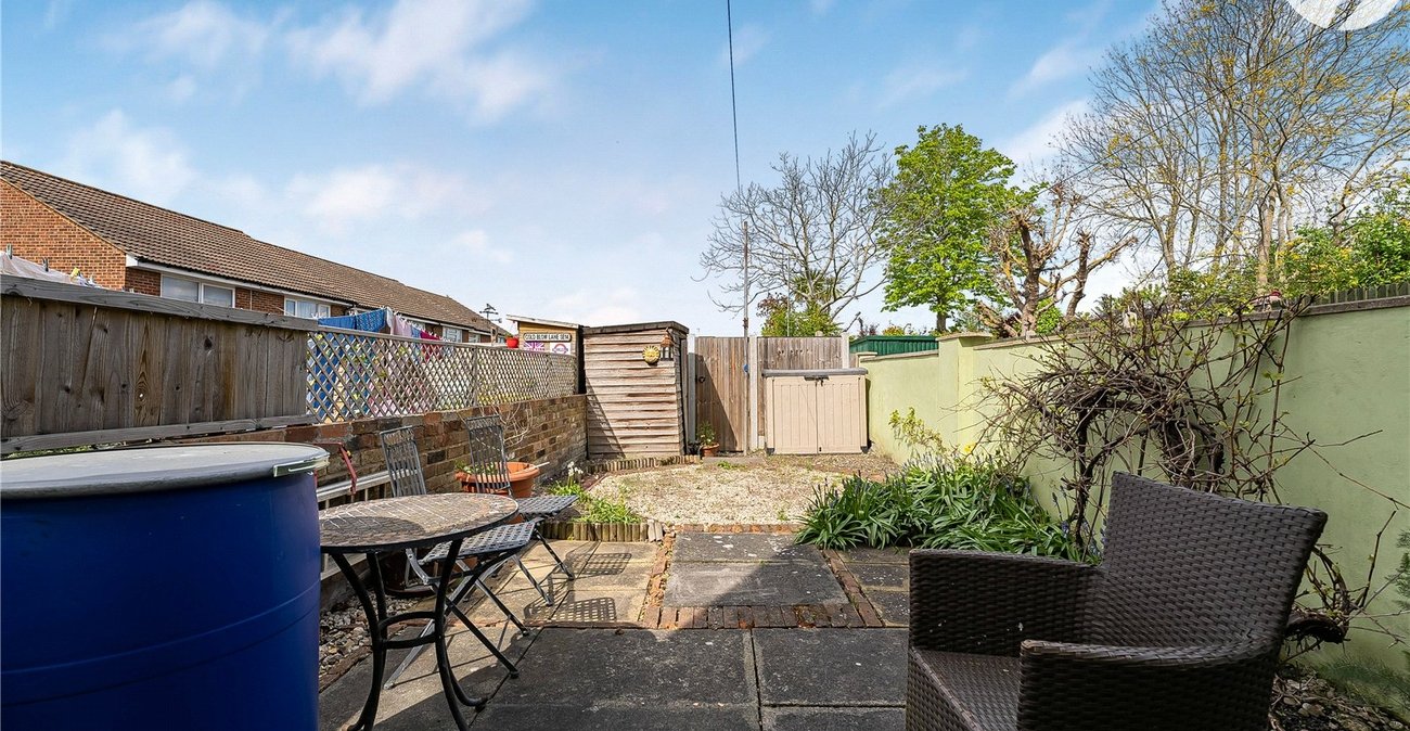 2 bedroom house for sale in West Dartford | Robinson Jackson