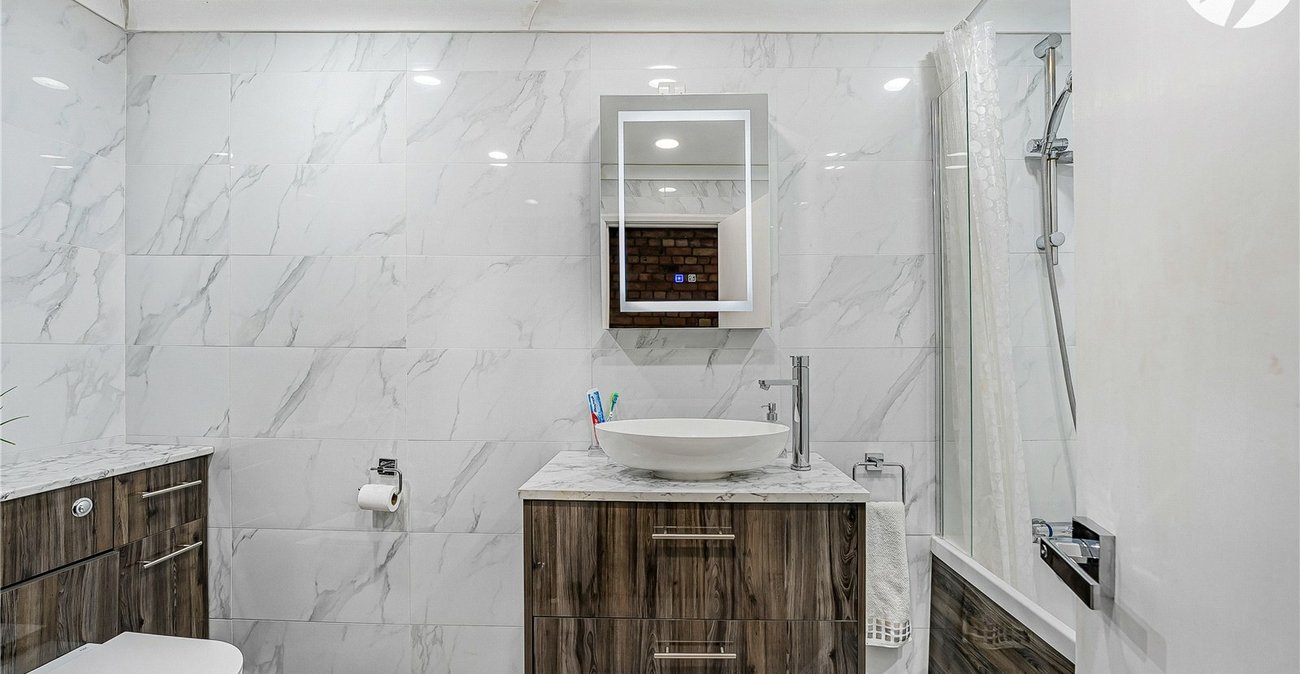 2 bedroom house for sale in West Dartford | Robinson Jackson