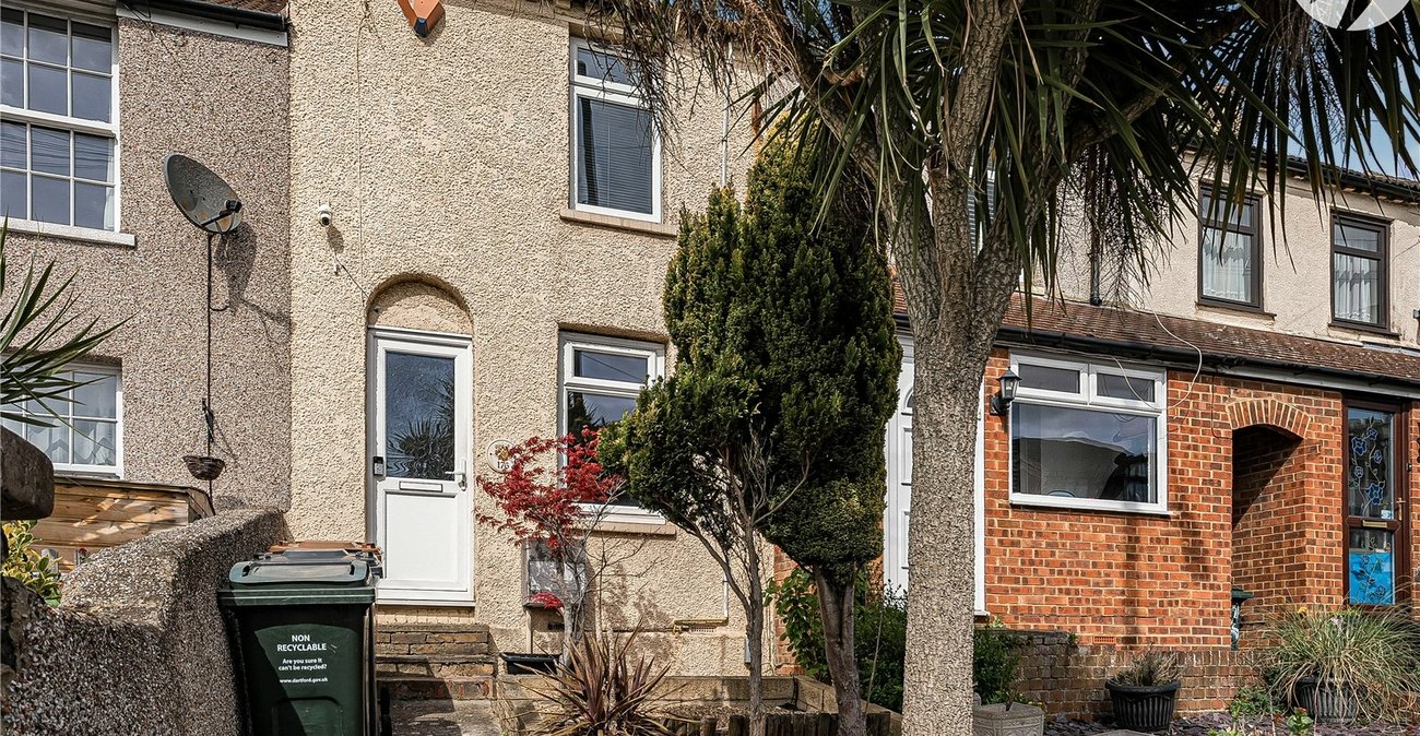 2 bedroom house for sale in West Dartford | Robinson Jackson
