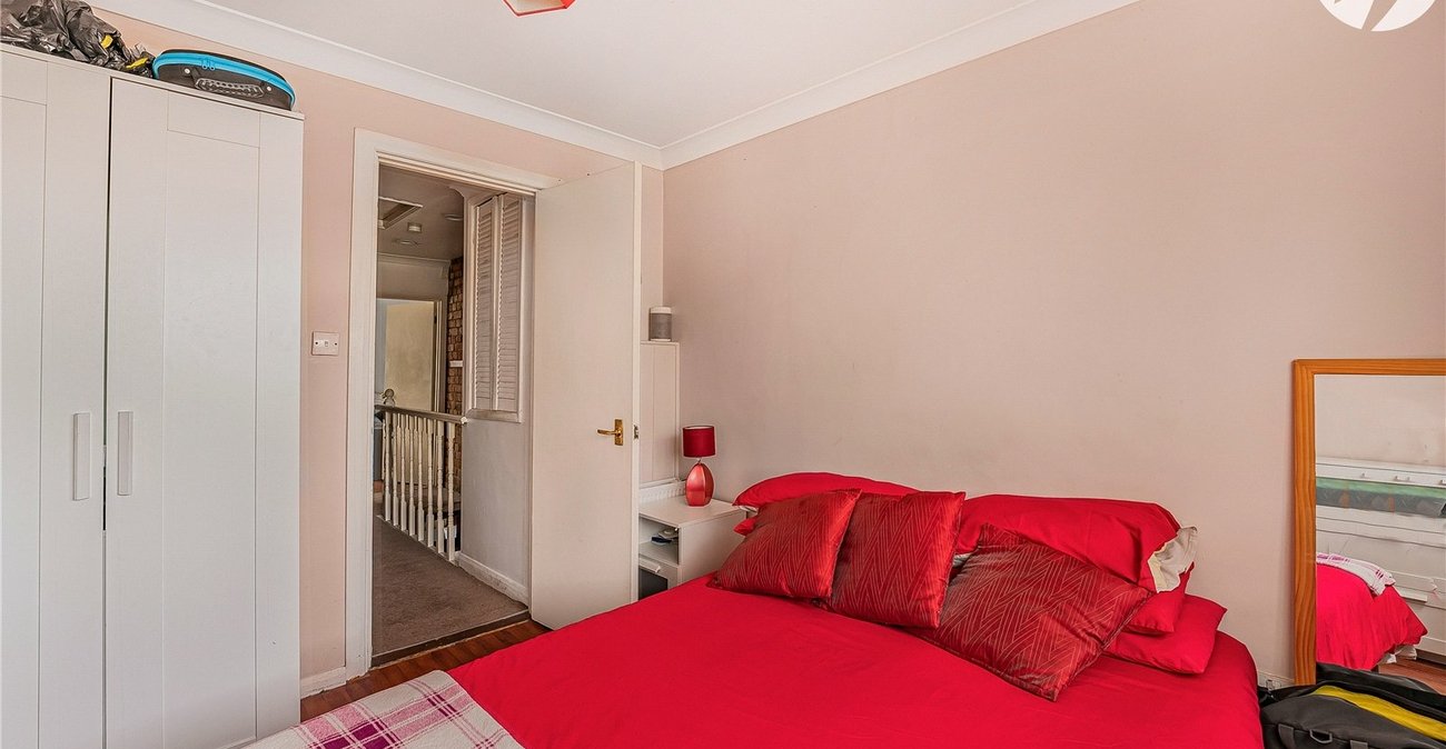 2 bedroom house for sale in West Dartford | Robinson Jackson