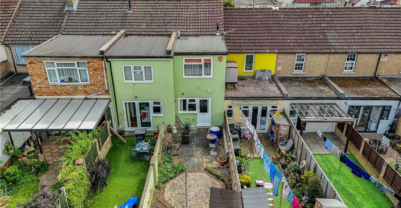 2 bedroom house for sale in West Dartford | Robinson Jackson