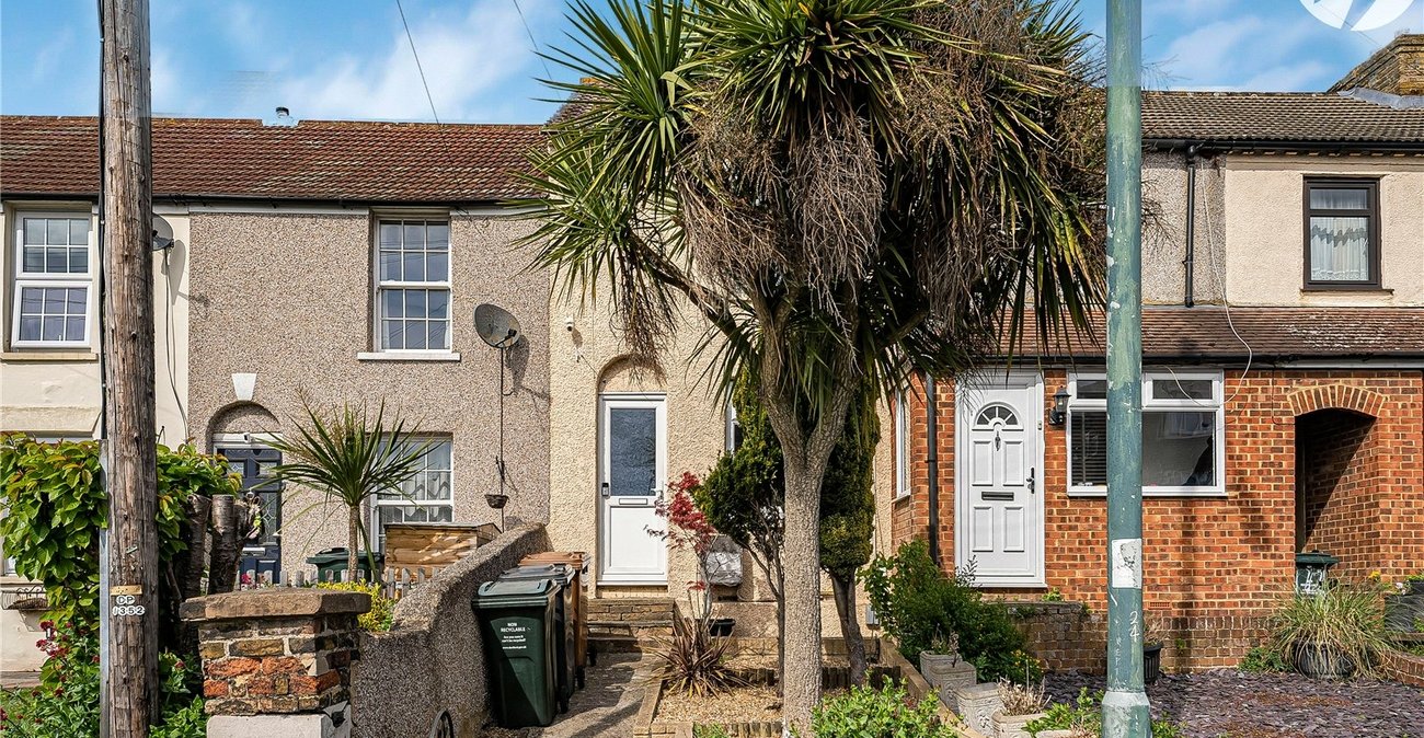 2 bedroom house for sale in West Dartford | Robinson Jackson