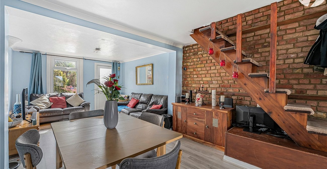 2 bedroom house for sale in West Dartford | Robinson Jackson