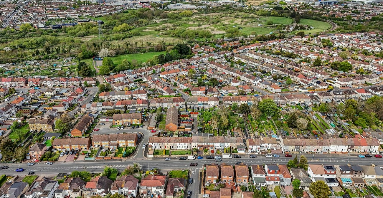 2 bedroom house for sale in West Dartford | Robinson Jackson