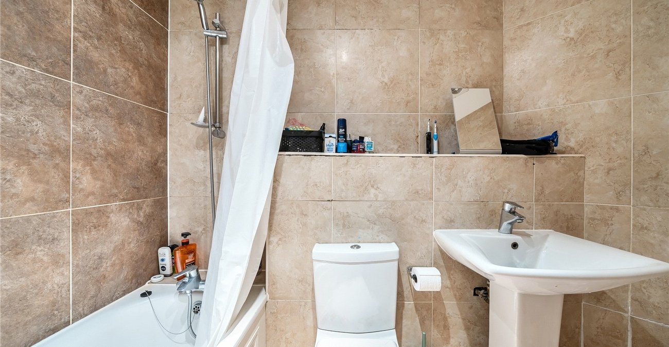 2 bedroom property for sale in Sydenham | Robinson Jackson