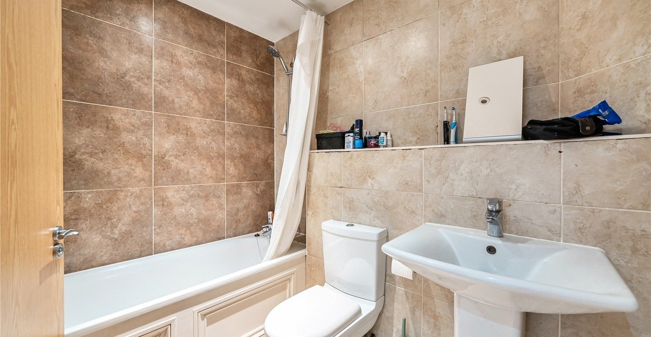 2 bedroom property for sale in Sydenham | Robinson Jackson