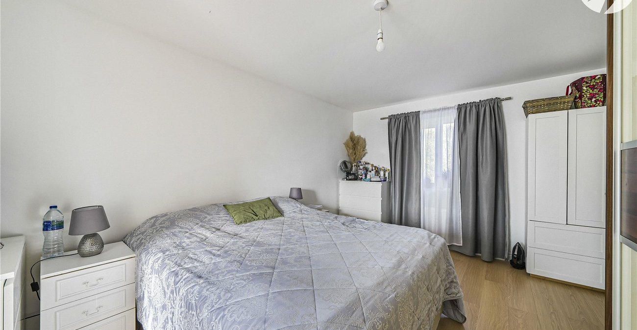 4 bedroom house for sale in Dartford | Robinson Jackson