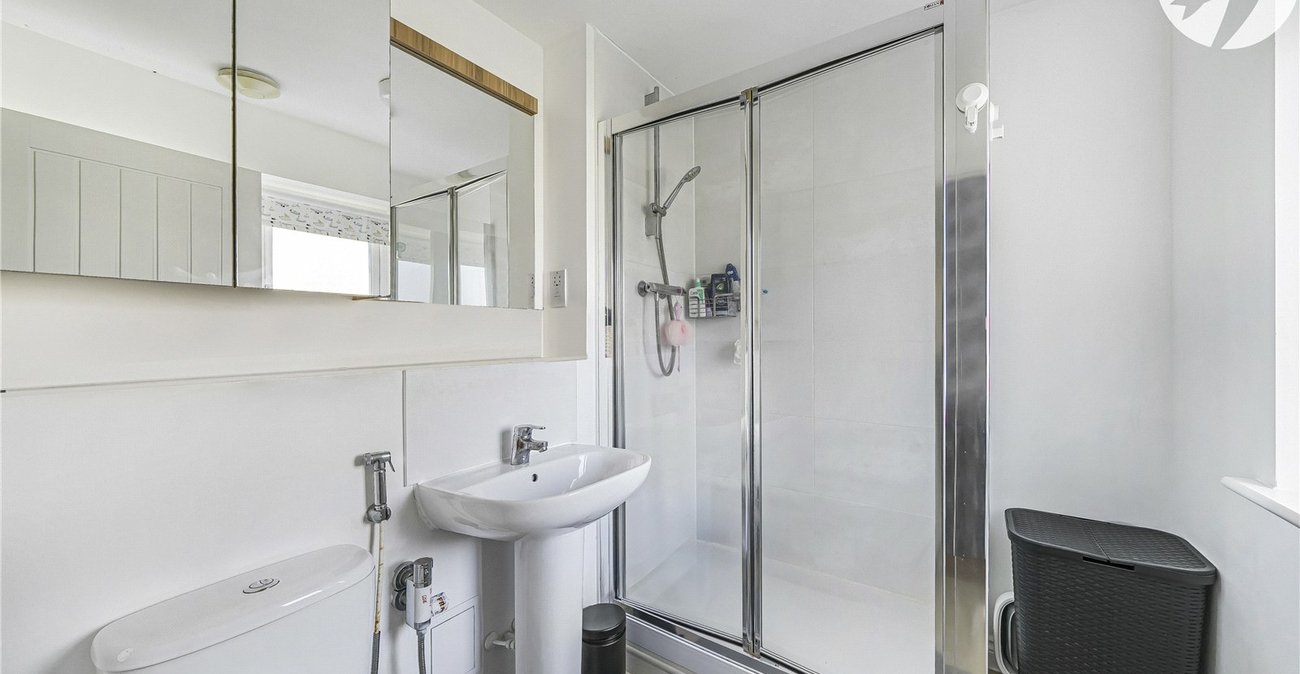 4 bedroom house for sale in Dartford | Robinson Jackson