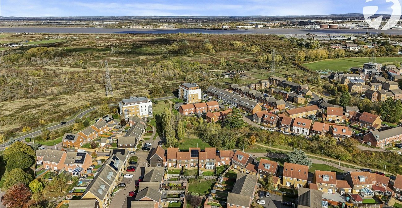 4 bedroom house for sale in Dartford | Robinson Jackson