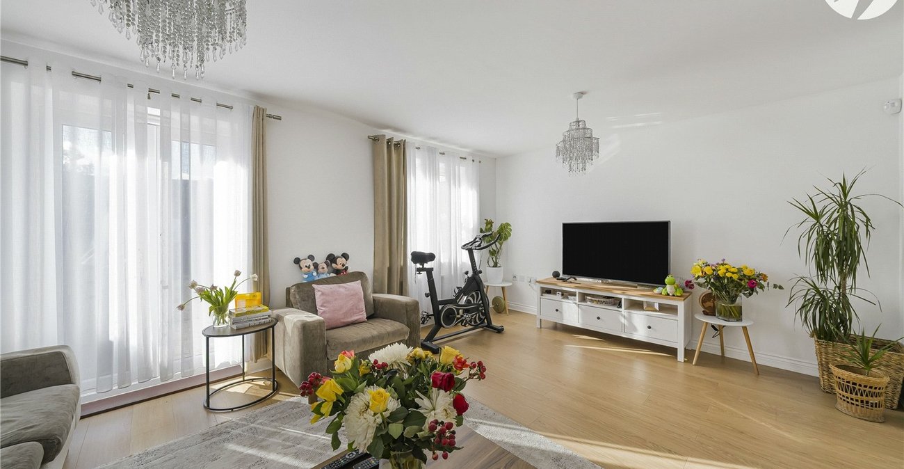 4 bedroom house for sale in Dartford | Robinson Jackson