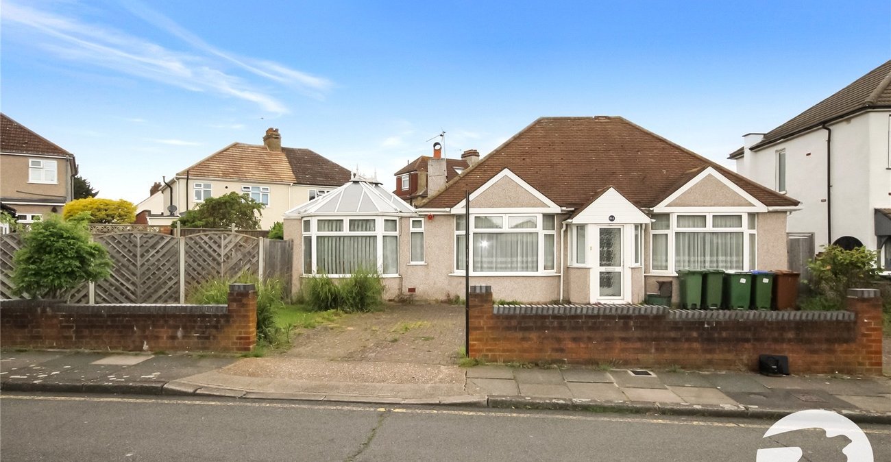 3 bedroom bungalow for sale in Welling | Robinson Jackson