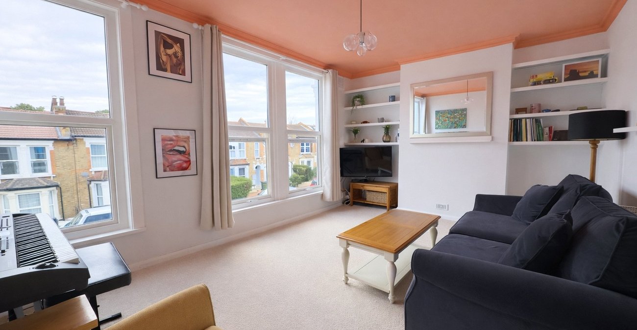1 bedroom property for sale in London | Robinson Jackson