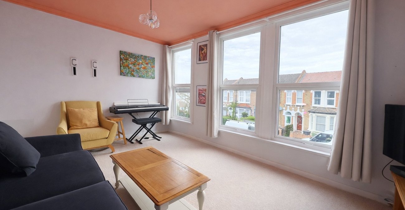 1 bedroom property for sale in London | Robinson Jackson