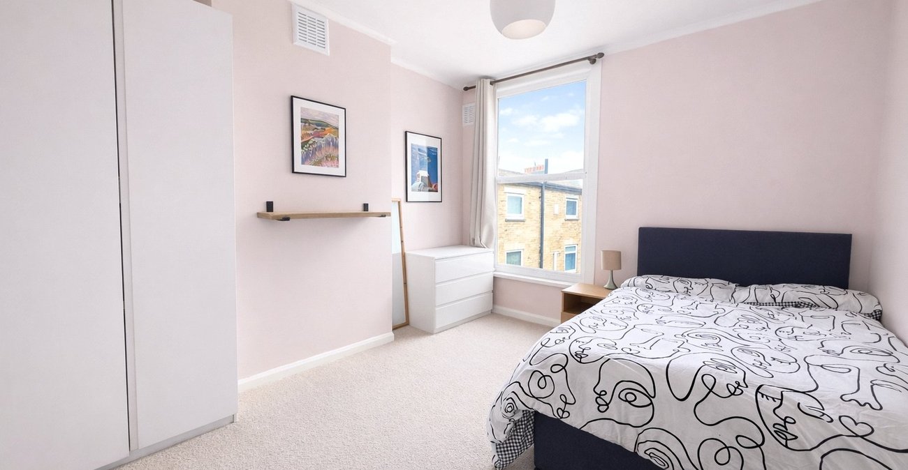 1 bedroom property for sale in London | Robinson Jackson