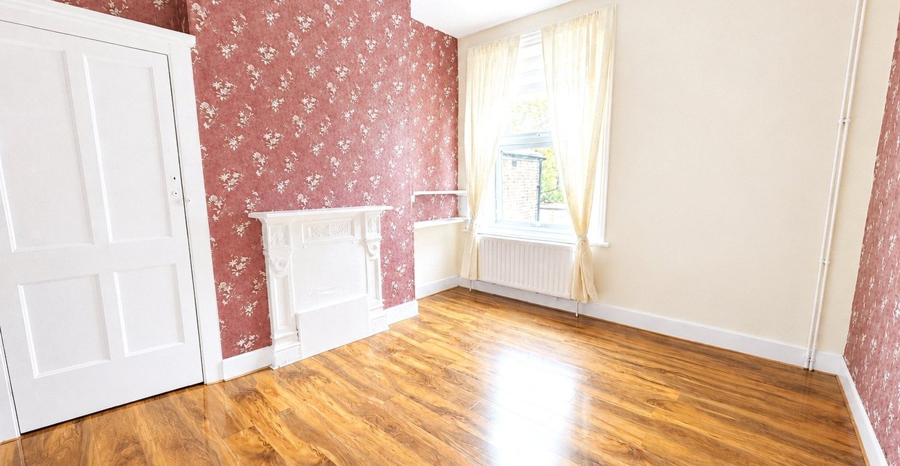4 bedroom house for sale in London | Robinson Jackson