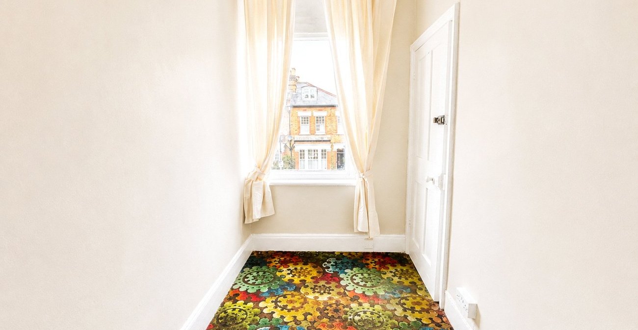4 bedroom house for sale in London | Robinson Jackson