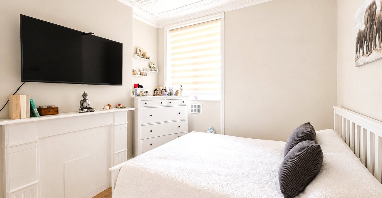 4 bedroom house for sale in London | Robinson Jackson