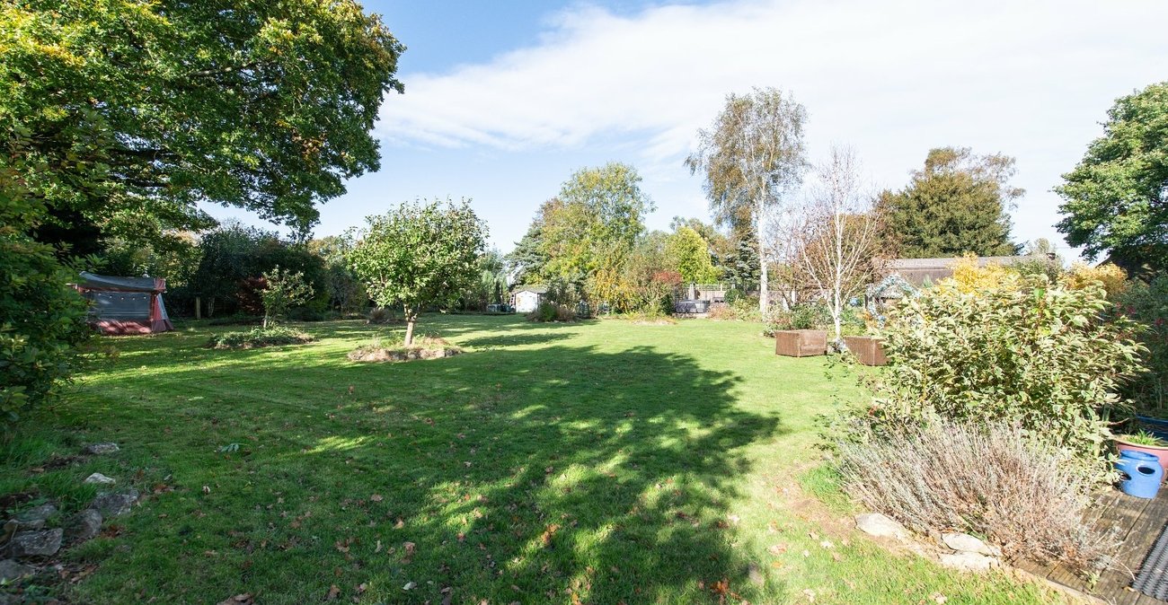 2 bedroom house for sale in Meopham | Robinson Michael & Jackson