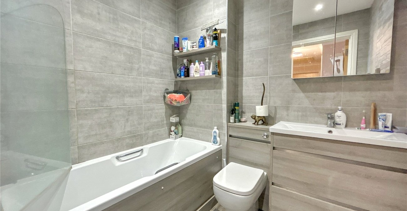 2 bedroom property for sale in Sidcup | Robinson Jackson