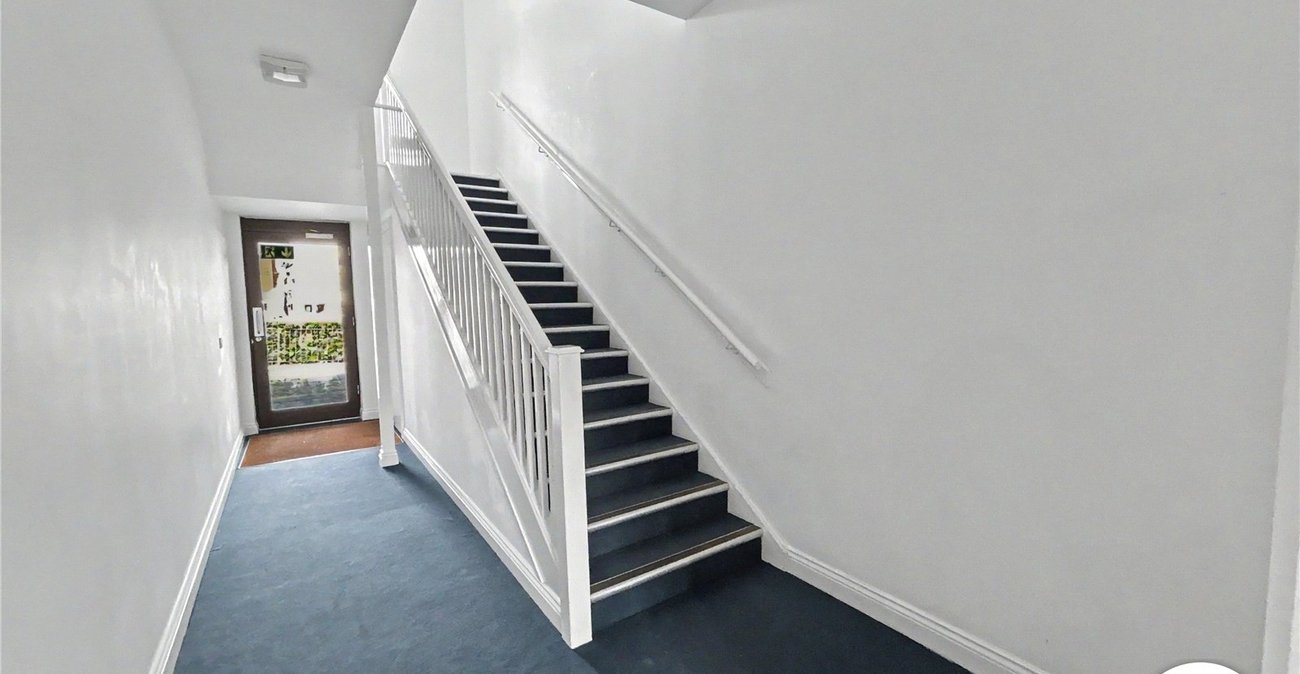 2 bedroom property for sale in Sidcup | Robinson Jackson