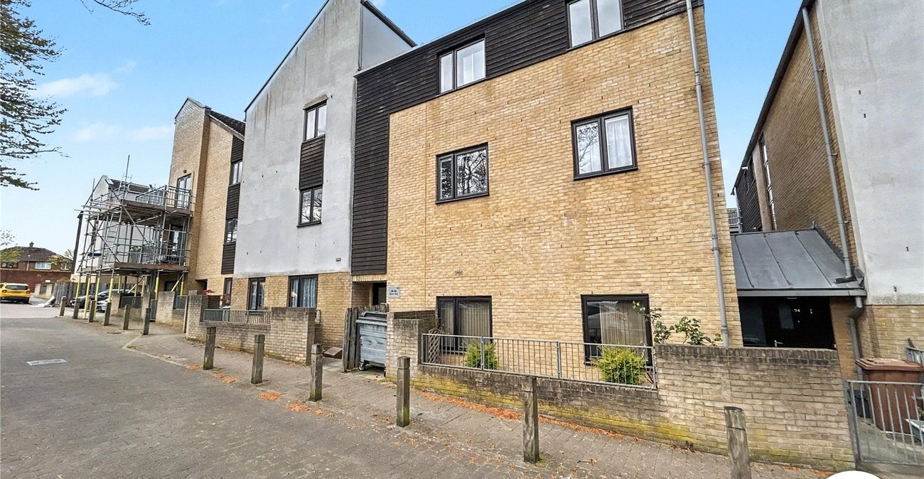 2 bedroom property for sale in Sidcup | Robinson Jackson