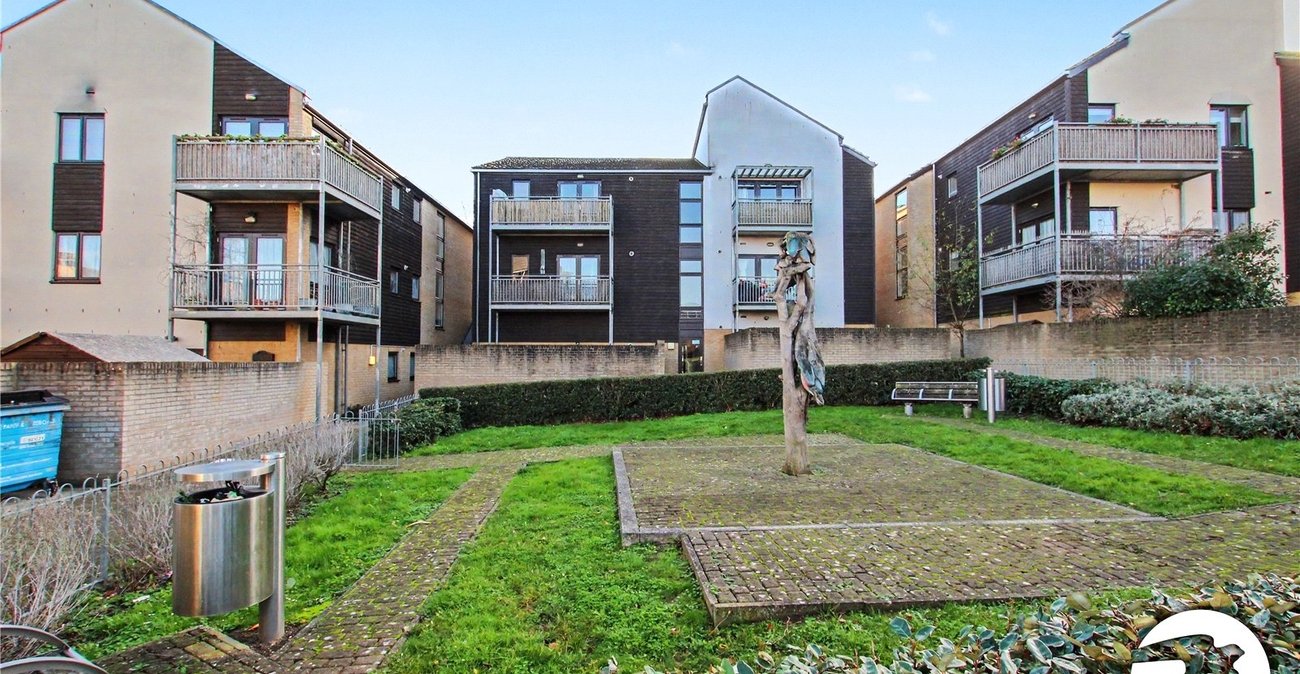 2 bedroom property for sale in Sidcup | Robinson Jackson