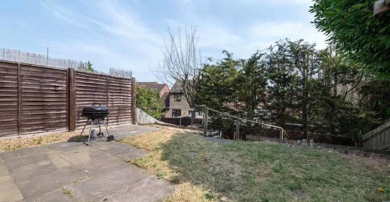 3 bedroom house for sale in Greenhithe | Robinson Jackson