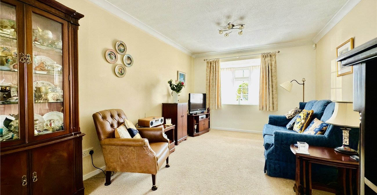 4 bedroom house for sale in Hextable | Robinson Jackson