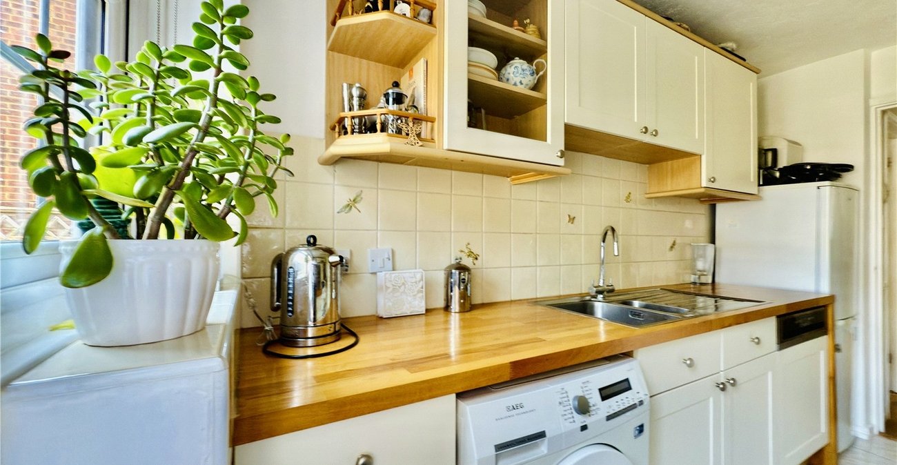 4 bedroom house for sale in Hextable | Robinson Jackson