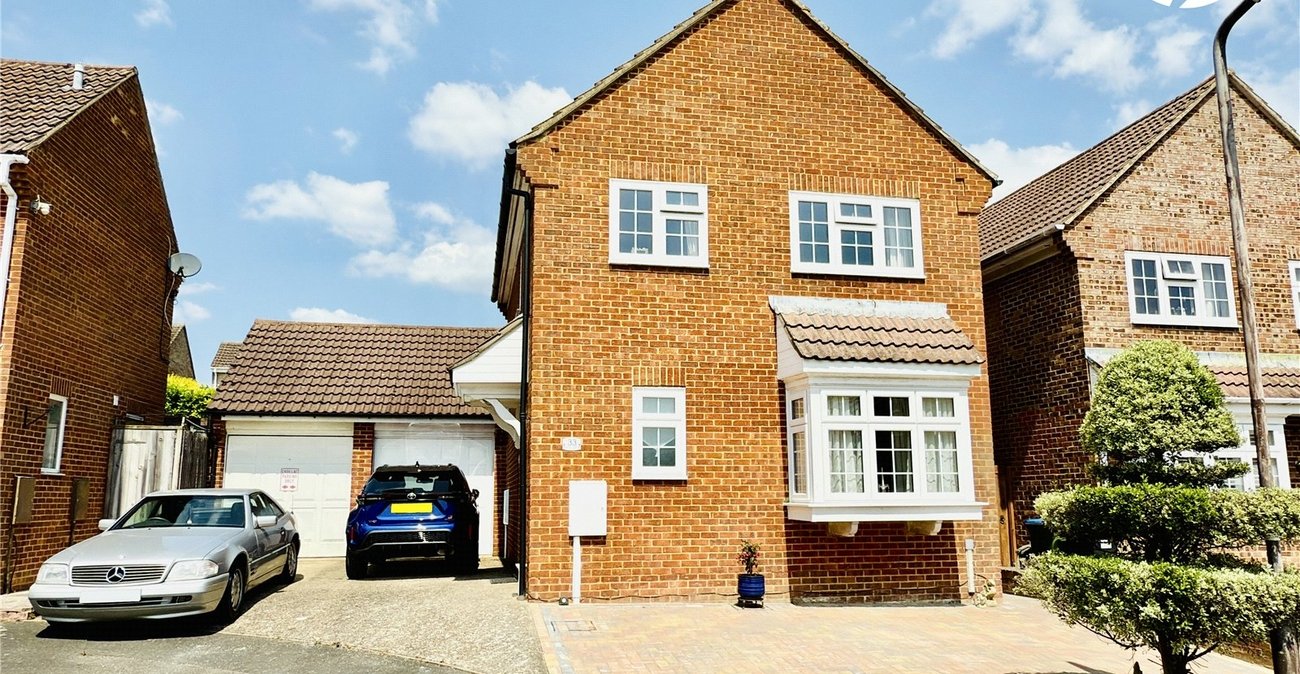 4 bedroom house for sale in Hextable | Robinson Jackson