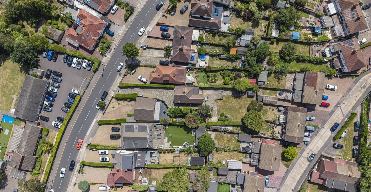 2 bedroom bungalow for sale in Sidcup | Robinson Jackson