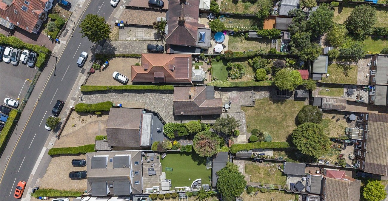2 bedroom bungalow for sale in Sidcup | Robinson Jackson