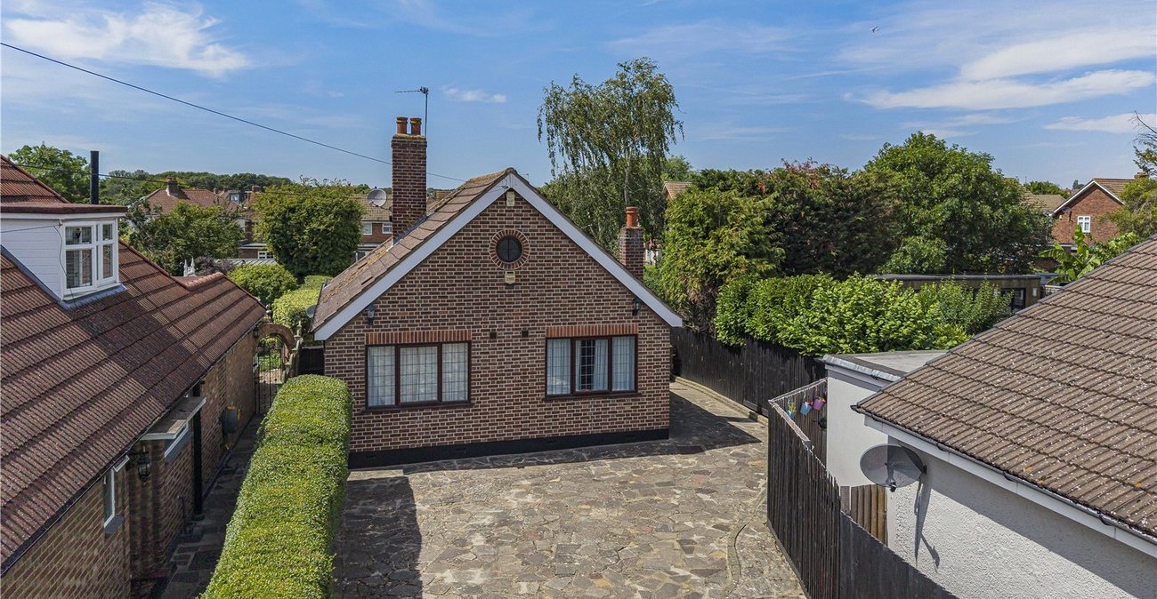 2 bedroom bungalow for sale in Sidcup | Robinson Jackson