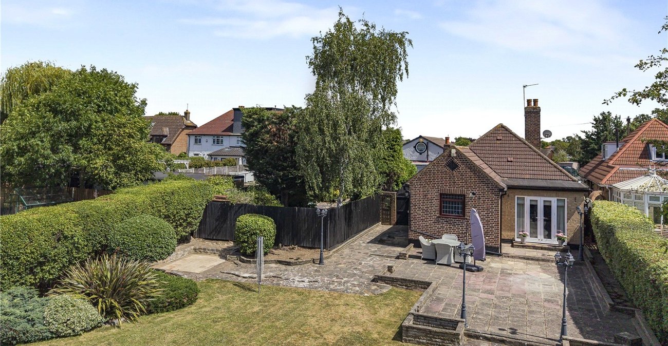 2 bedroom bungalow for sale in Sidcup | Robinson Jackson