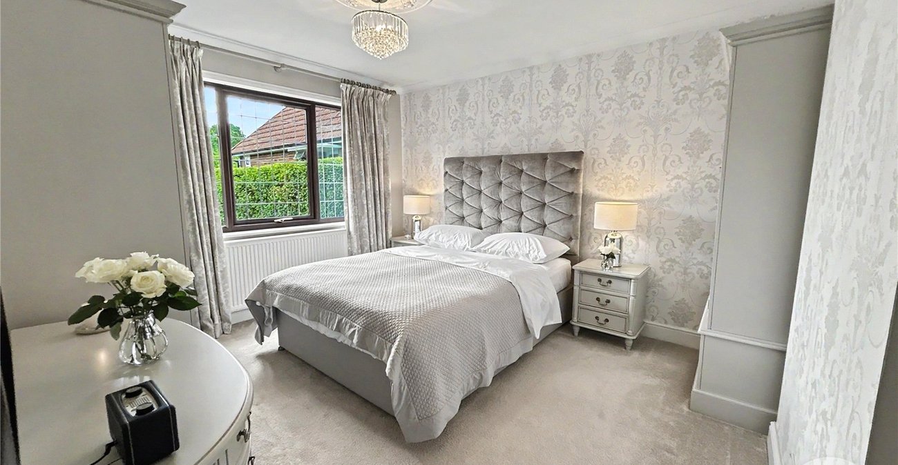 2 bedroom bungalow for sale in Sidcup | Robinson Jackson