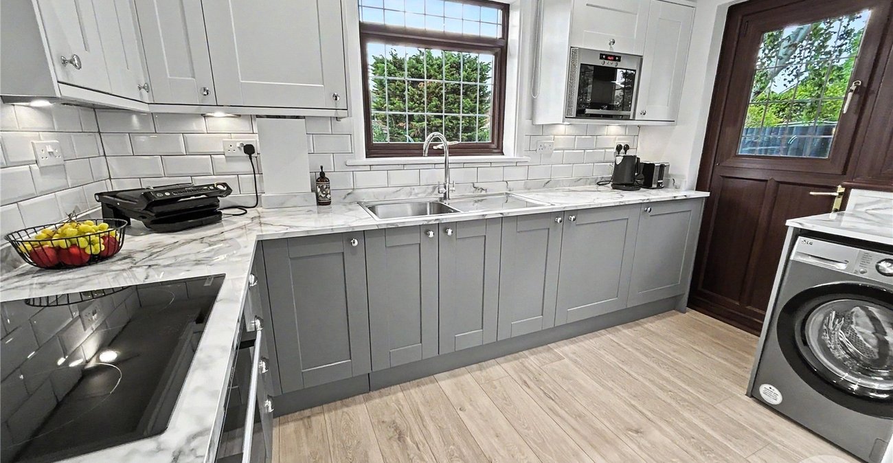 2 bedroom bungalow for sale in Sidcup | Robinson Jackson