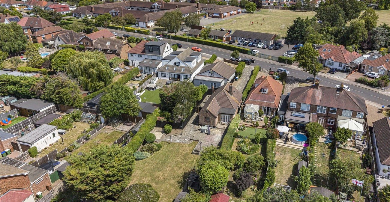 2 bedroom bungalow for sale in Sidcup | Robinson Jackson