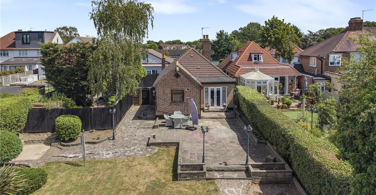 2 bedroom bungalow for sale in Sidcup | Robinson Jackson