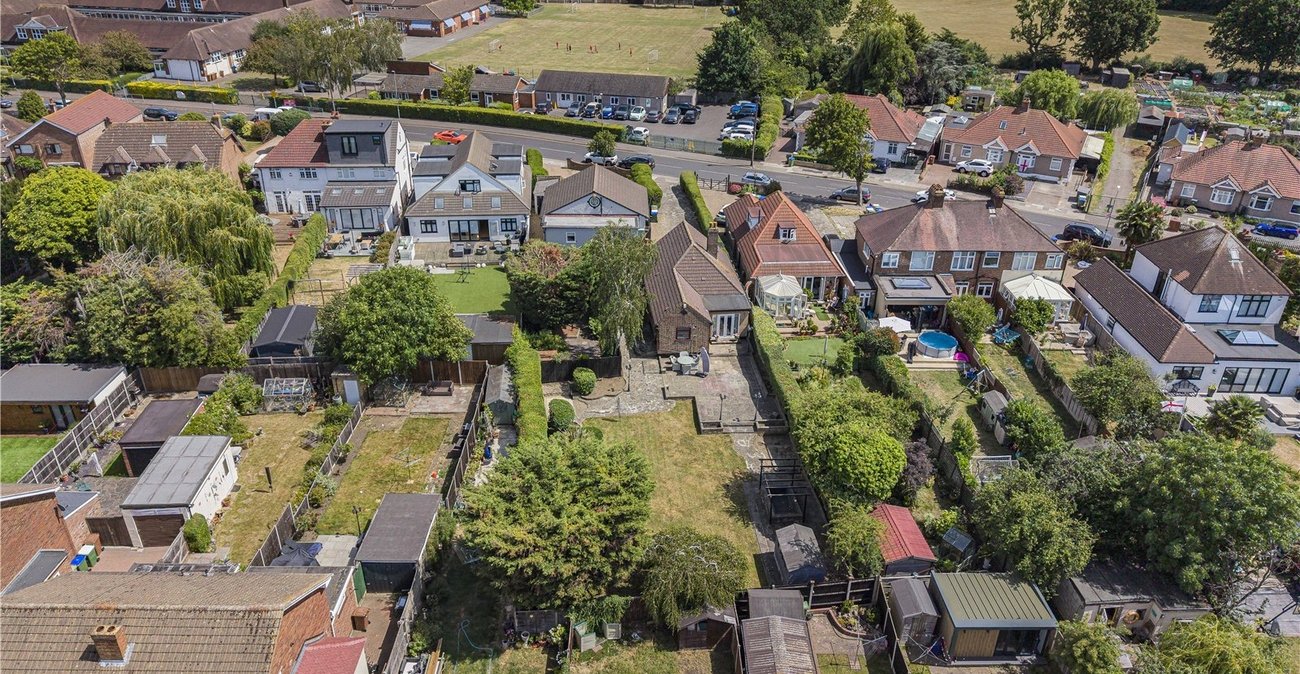 2 bedroom bungalow for sale in Sidcup | Robinson Jackson
