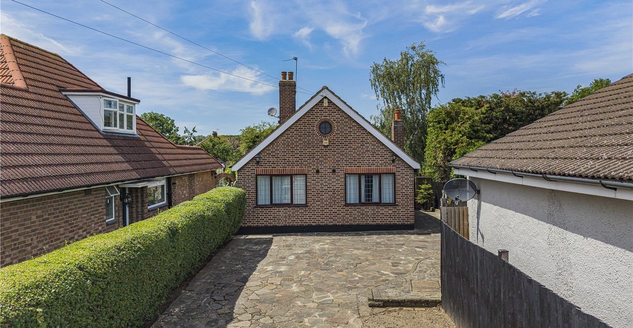 2 bedroom bungalow for sale in Sidcup | Robinson Jackson