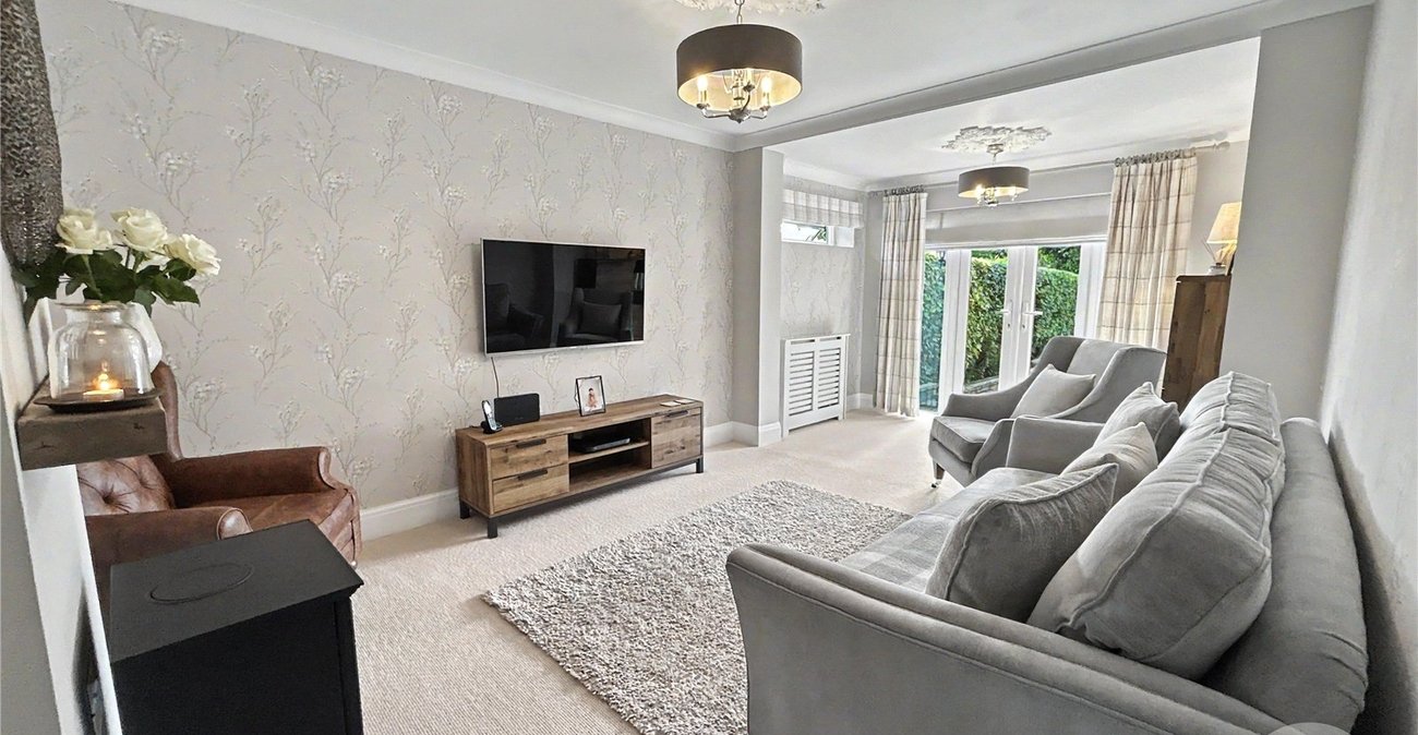 2 bedroom bungalow for sale in Sidcup | Robinson Jackson