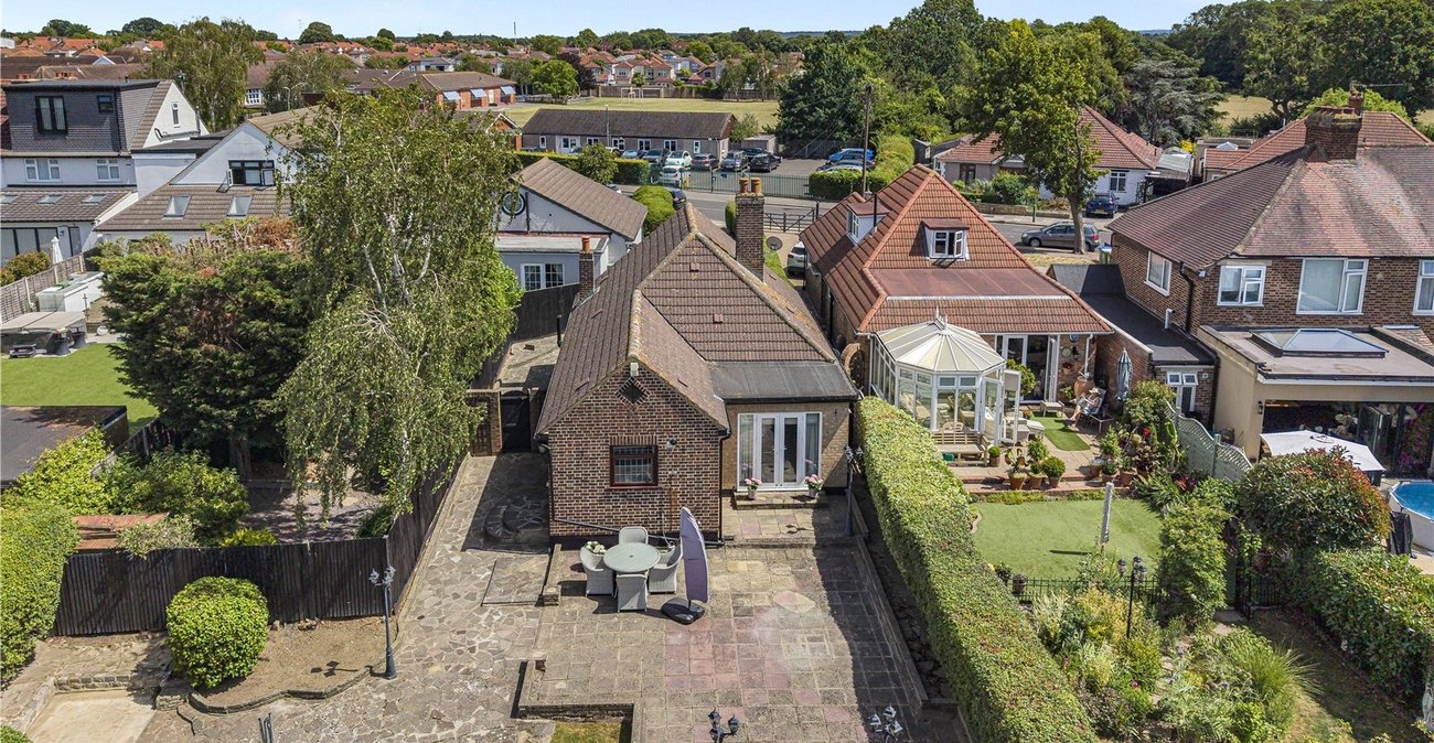 2 bedroom bungalow for sale in Sidcup | Robinson Jackson
