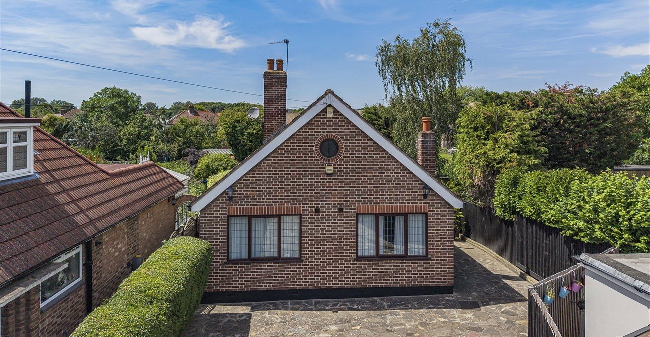 2 bedroom bungalow for sale in Sidcup | Robinson Jackson