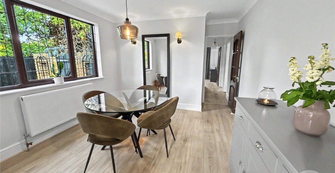 2 bedroom bungalow for sale in Sidcup | Robinson Jackson