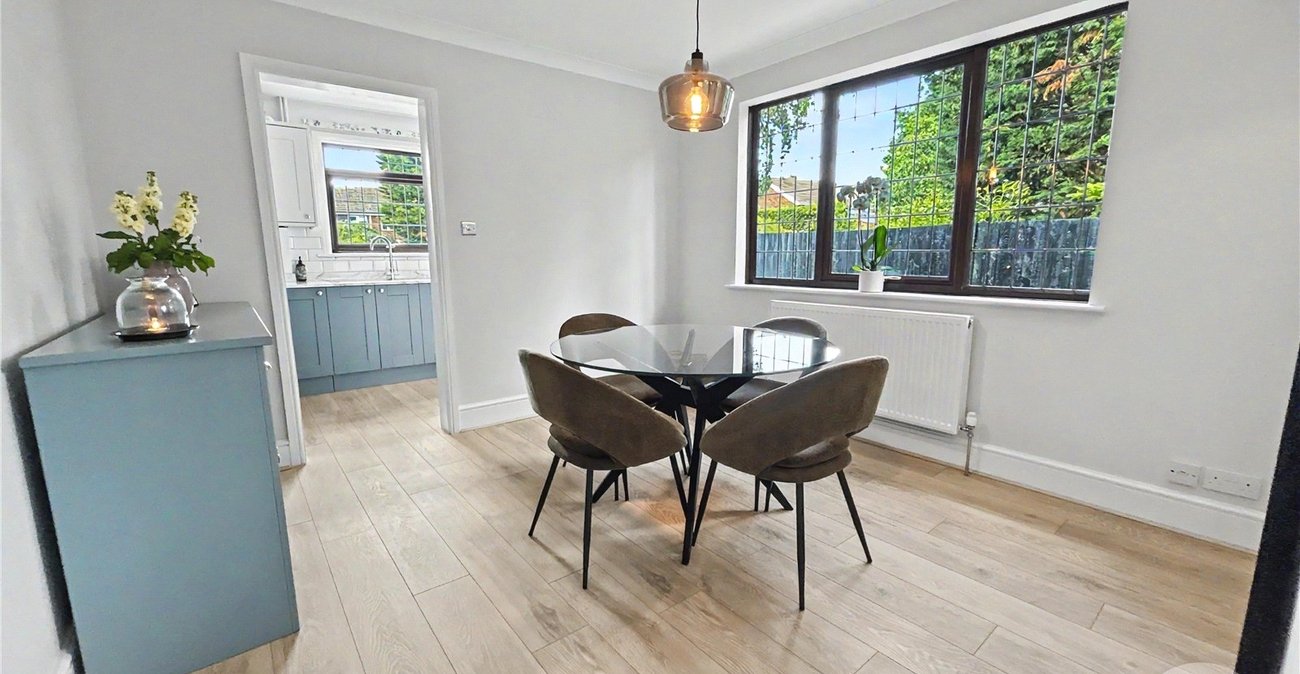 2 bedroom bungalow for sale in Sidcup | Robinson Jackson